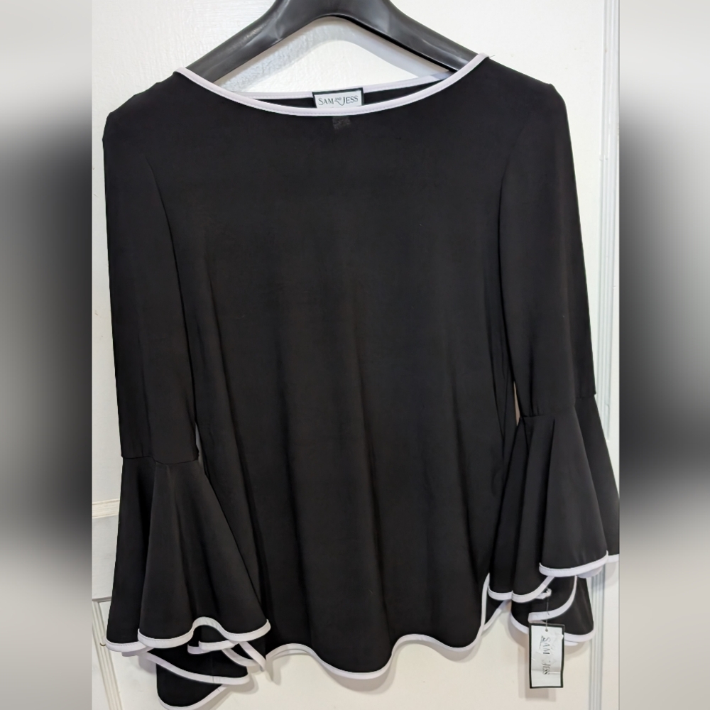 Sage Black Bell Sleeve Top